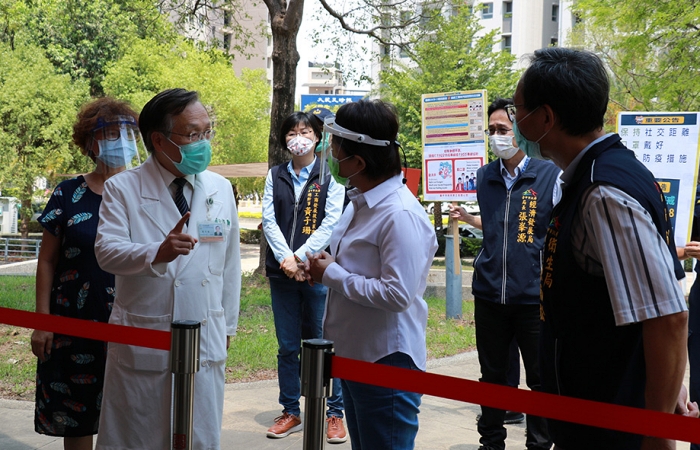 臺中市長盧秀燕到現場表達感恩:「臺中慈濟醫院臨時接下任務,幫市政府做得很好。」(攝影:公傳處提供)